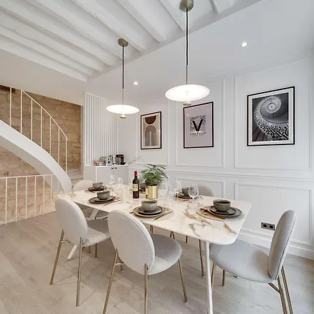 Historical House In The Heart Of * Parigi
