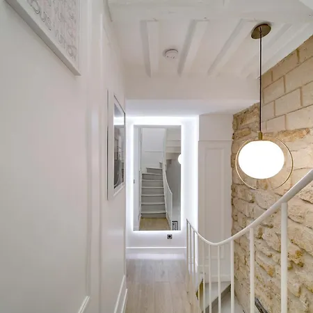 Historical House In The Heart Of * Parigi